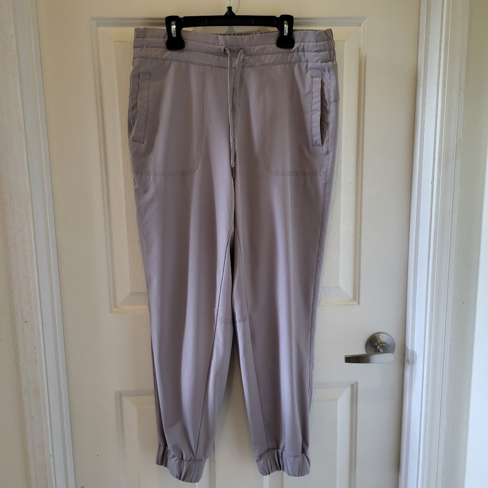 Casual Lightweight Drawstring Jogger Pants in Light Gray